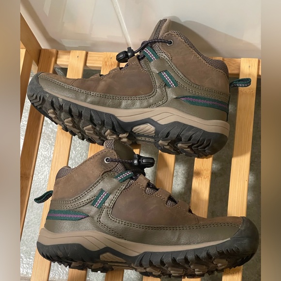 KEEN Targhee Mid Waterproof Hiking Boots - Picture 2 of 6